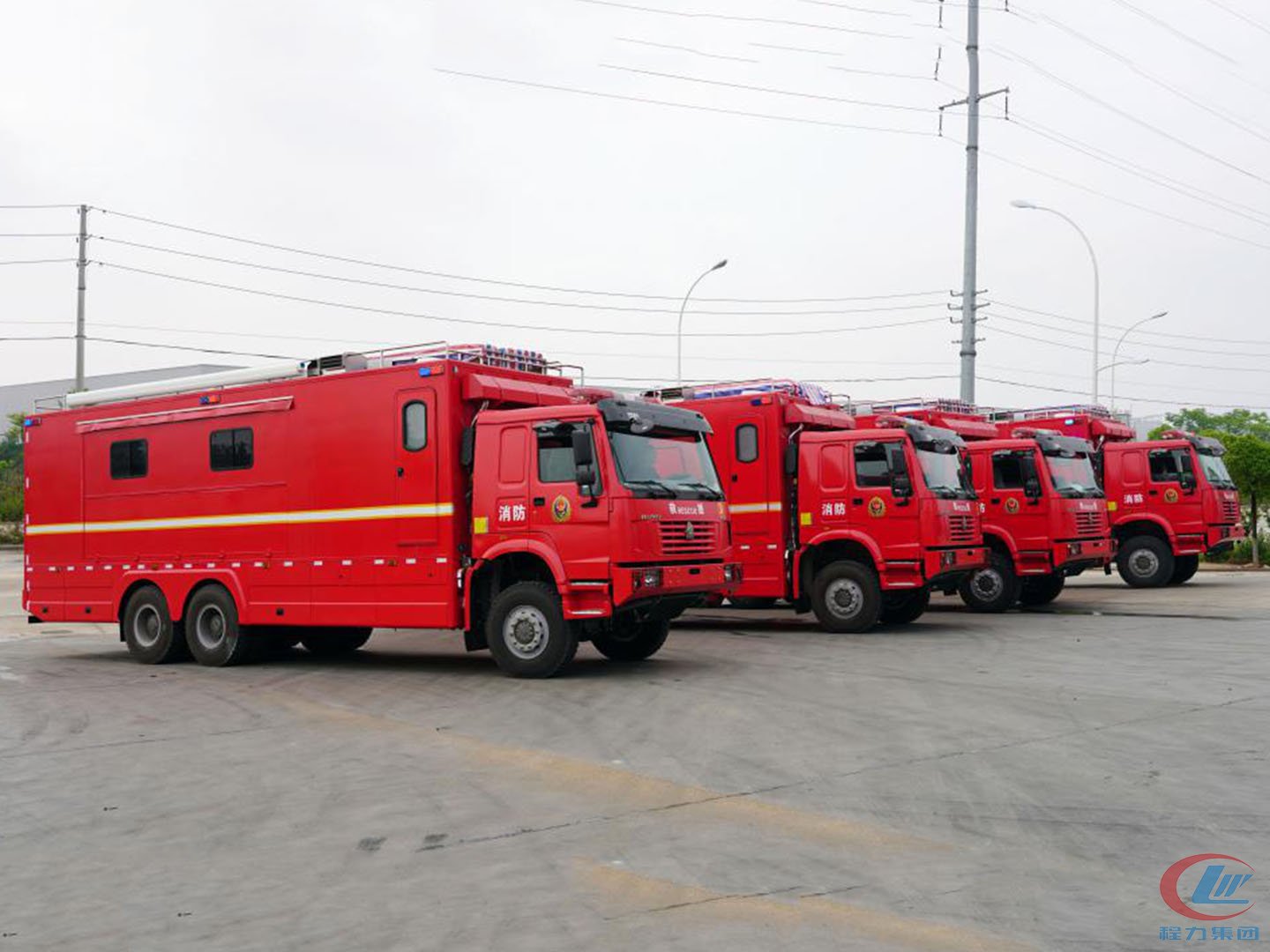 重汽六驱越野型炊事车