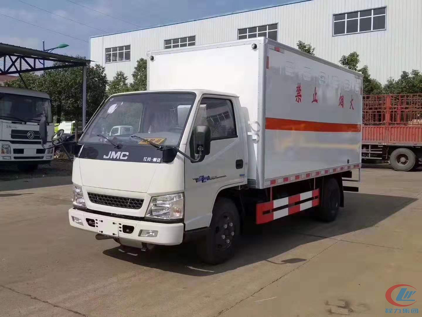 江铃危险品厢式运输车